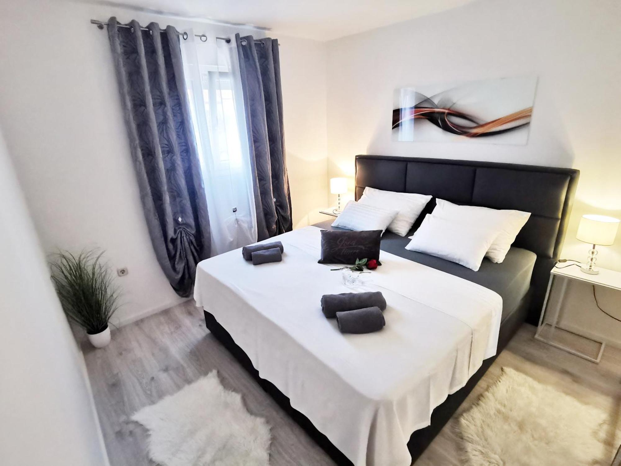 Apartment Toni With Private Parking Zadar Exterior photo